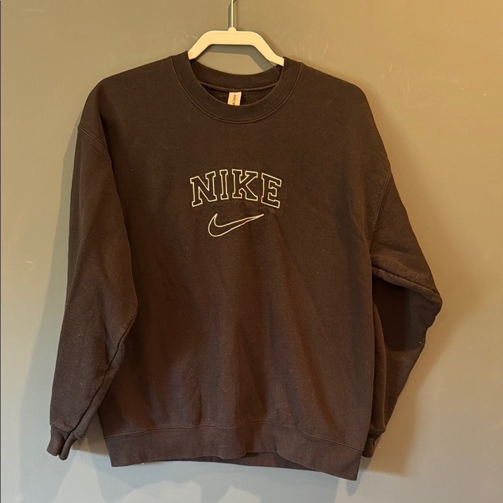 Embroidered “Nike” Black Crewneck Sweater Iconic Athletic Design